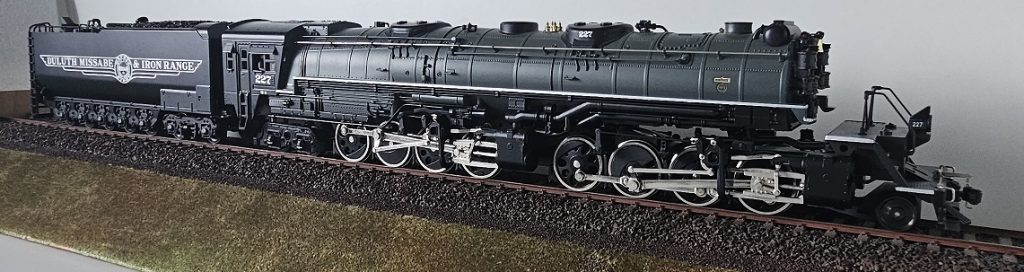 Dampflokomotive auf Schienenmodellbahn