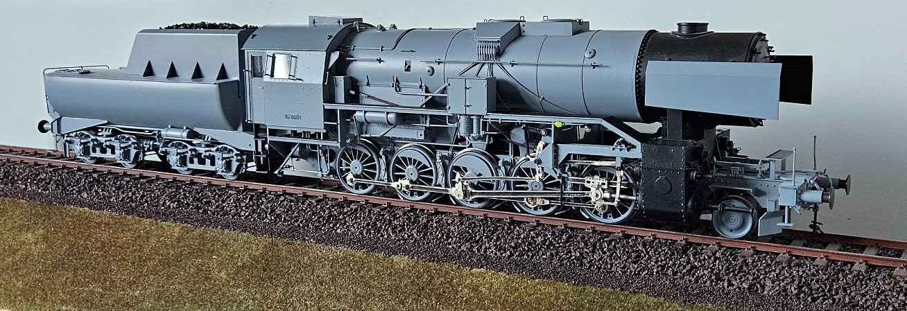 Dampflokomotive auf Gleisen